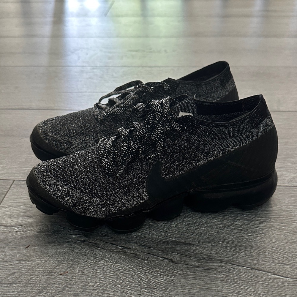 Nike Black and Gray Athletic Shoes